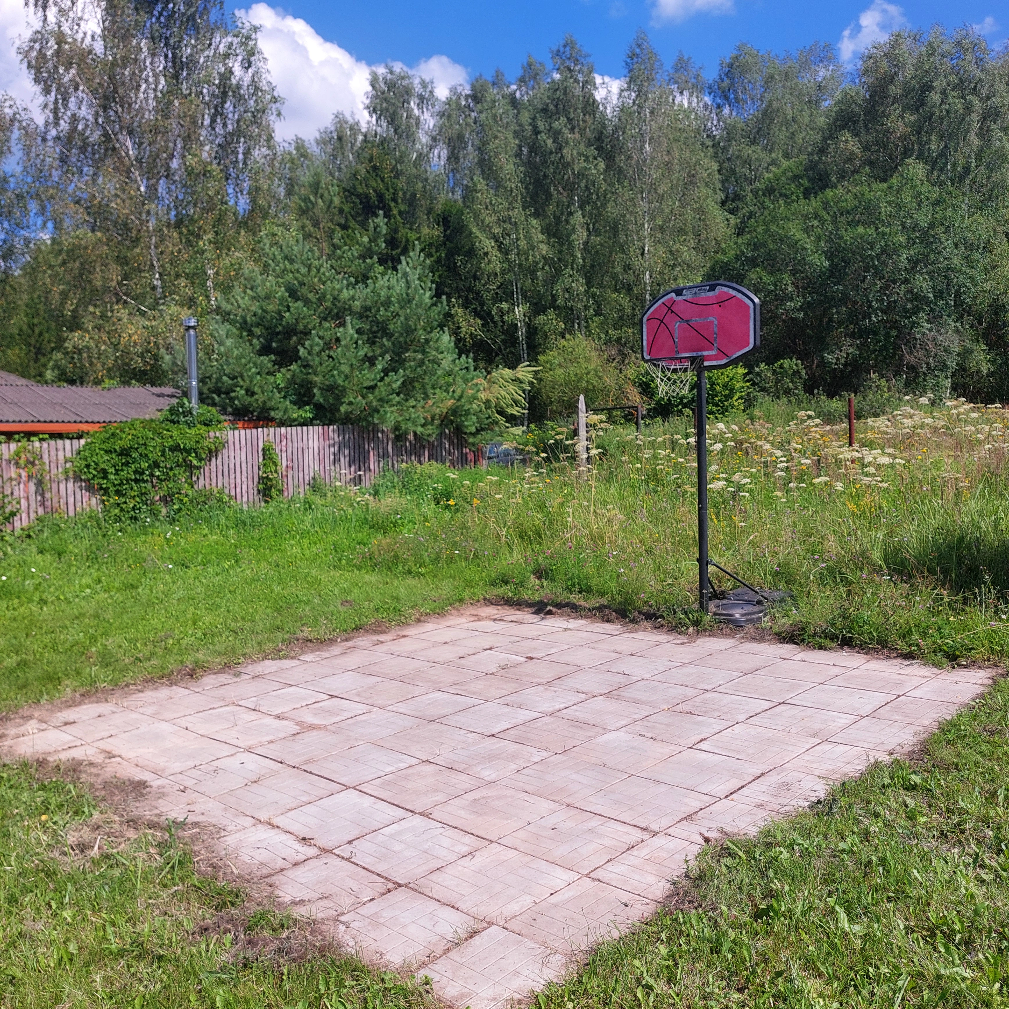 Баскетбольная площадка